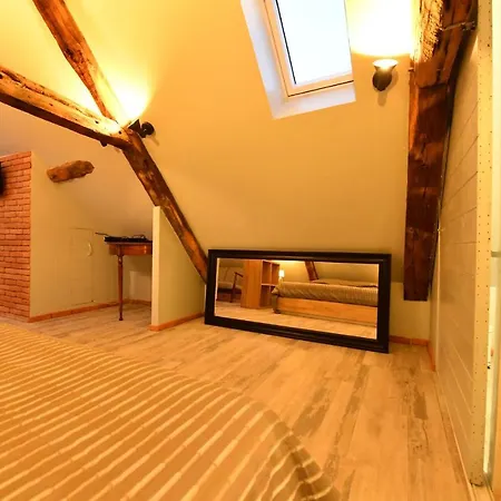 Loft Sous Les Combles - Loft Under The Rafter * 로데즈